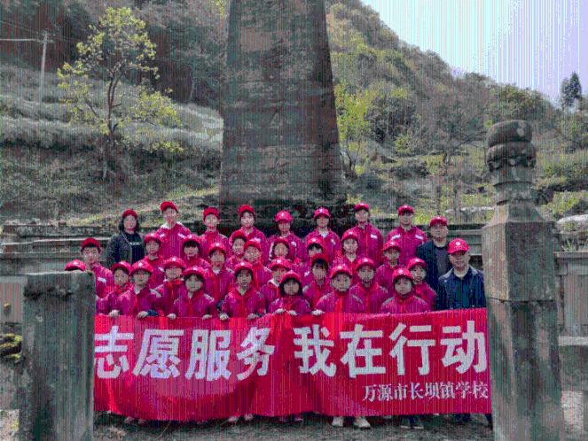 和女友相处一年多，女友亲猫不亲我，我怀疑是不是找了个假女友
